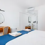 アパートホテル Lindos Nest 4*