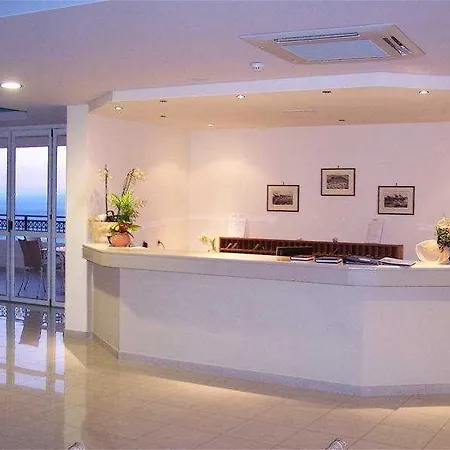 Lindos Nest 4* Pefki (Rhodes)